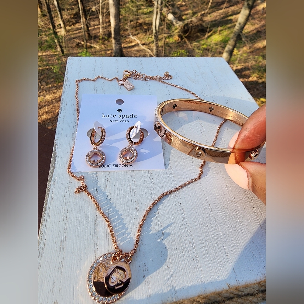 Kate Spade Gold Jewelry Set (3 Pieces)